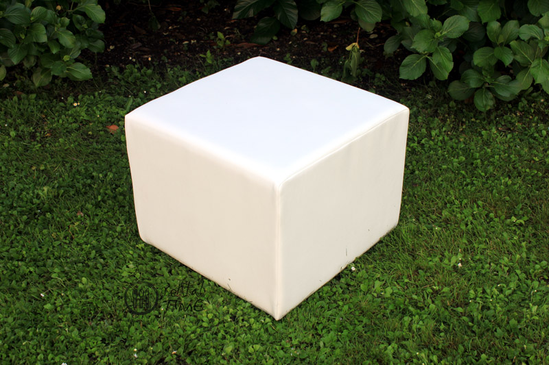 Pouf Bianco 60×60  Rental Time Milano